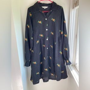Davi & Dani Courduroy flower dress Sz: L